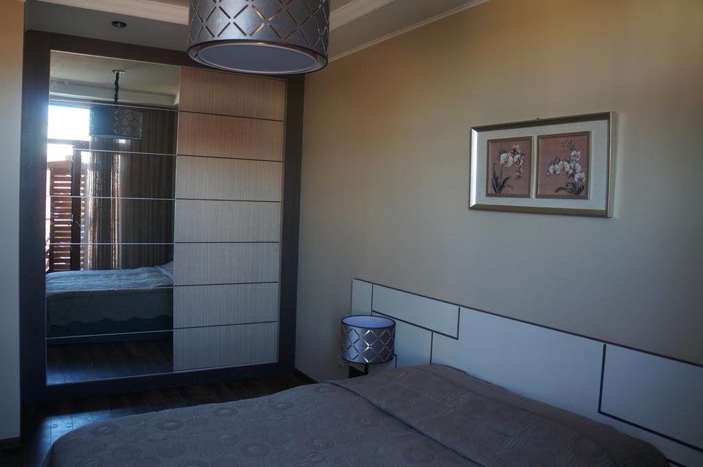 Apartment With Summer Terrace Batumi Cameră foto